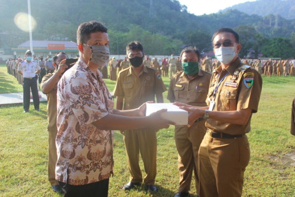 Pesisir Selatan terima APD senilai Rp22 juta dari Yayasan Perahu Nusantara