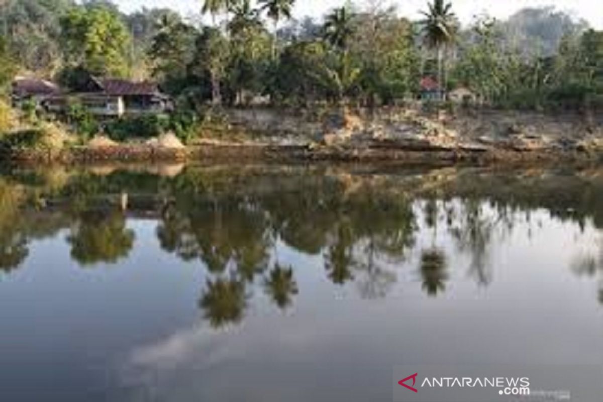 Akibat abrasi Sungai Konaweeha, 11 rumah warga dibongkar paksa