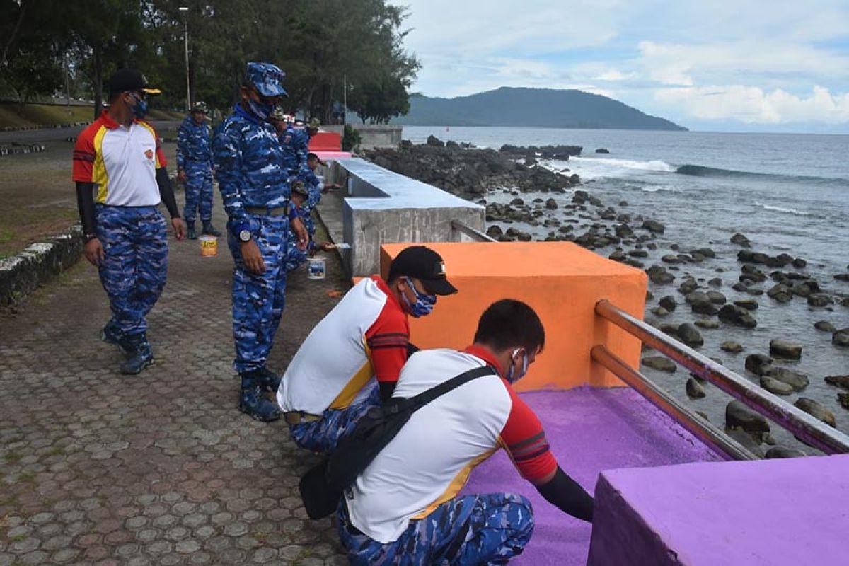 Lanud Maimum Saleh bersih kawasan pantai di Sabang