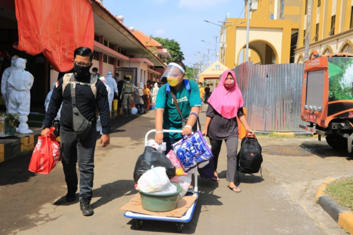 Setiap hari puluhan pasien COVID-19 di Surabaya sembuh