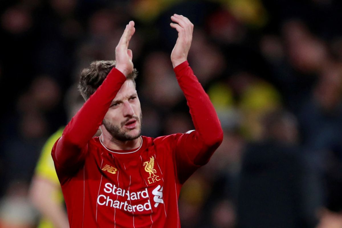 Adam Lallana merumput di Brighton