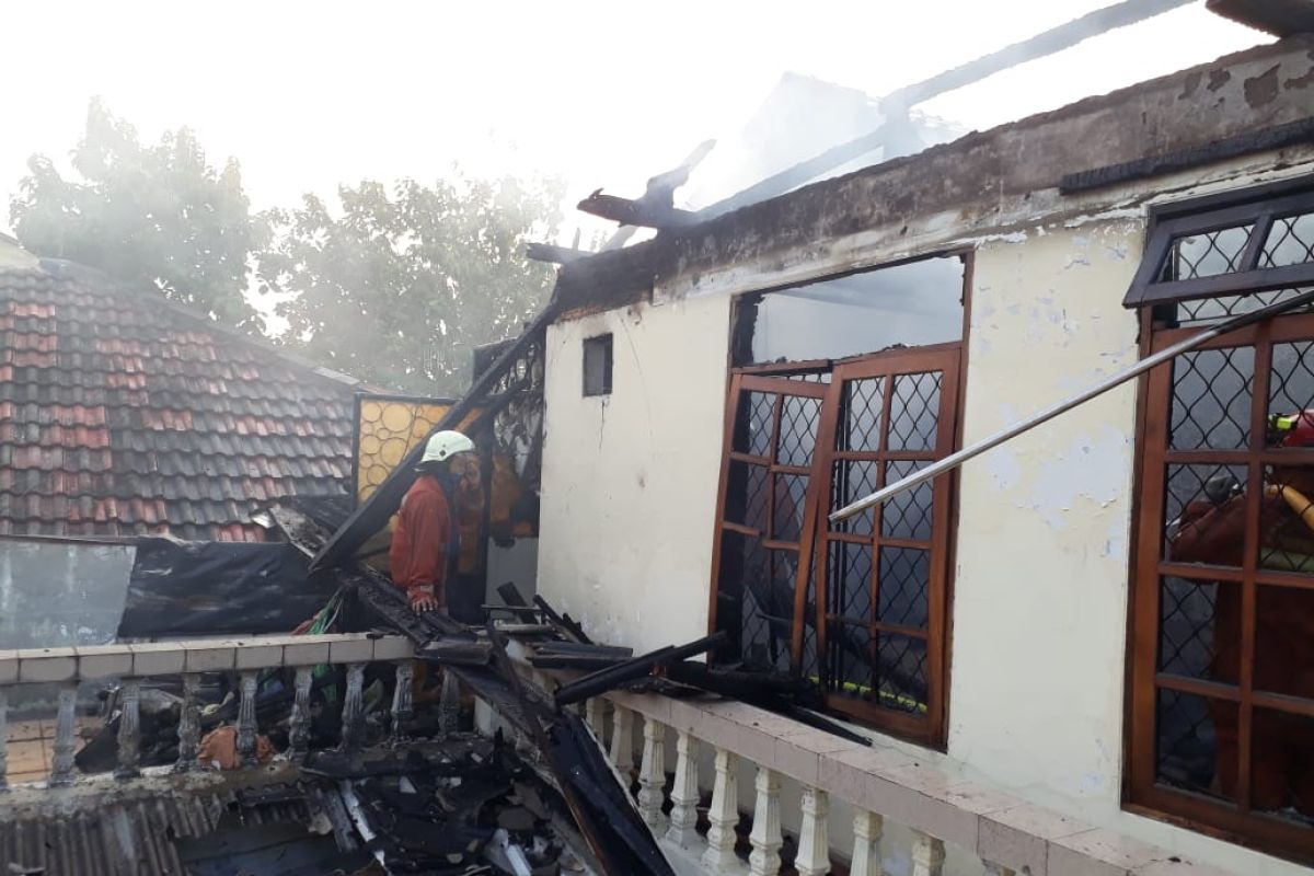Rumah dua lantai di Cipinang Melayu terbakar akibat obat nyamuk