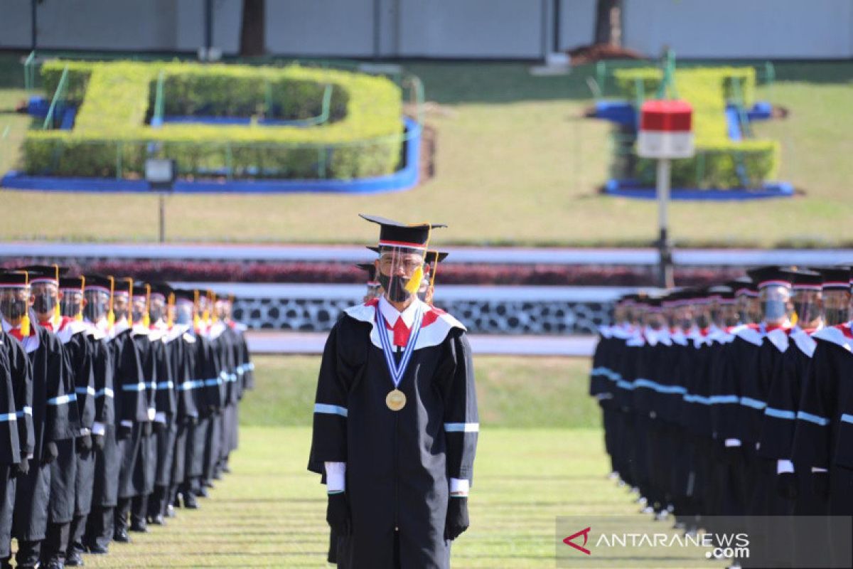 IPDN wisuda 1.049 praja yang ditonton orang tua secara virtual