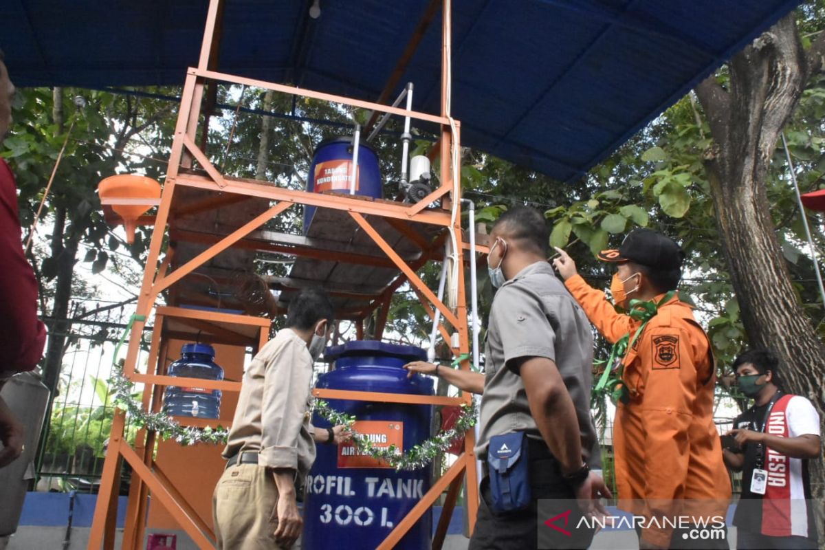 Saat pandemi, BPBD Gorontalo produksi penyanitasi tangan dari nira