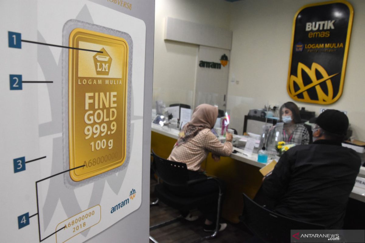 Harga emas Antam Senin pagi masih  Rp1,062 juta per gram