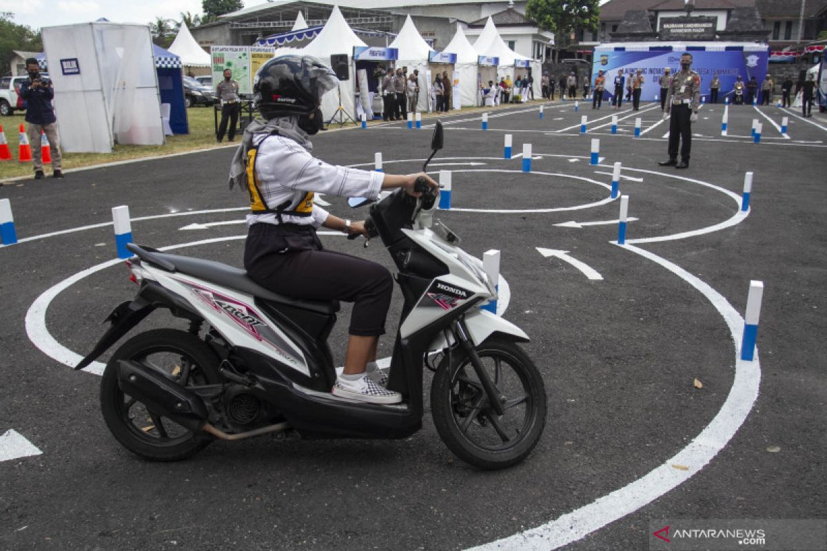 Anggota DPR dorong Korlantas tingkatkan pelayanan SIM Masuk Desa