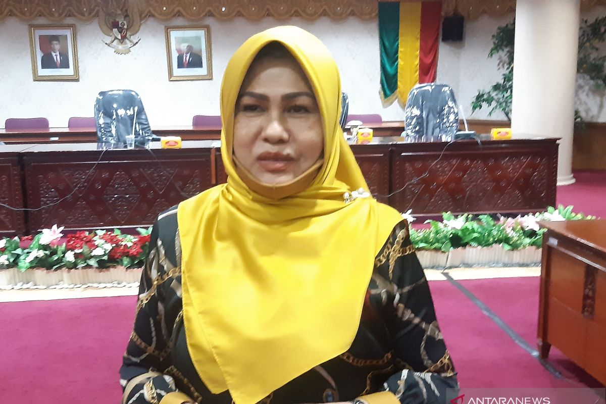 Gubernur "bersih-bersih" eselon III dan IV di DPRD Riau, Eva khawatir