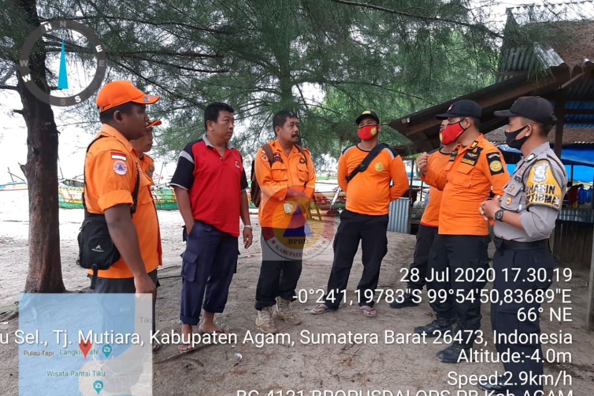 Tim gabungan Agam sisir perairan laut Tiku cari korban tenggelam