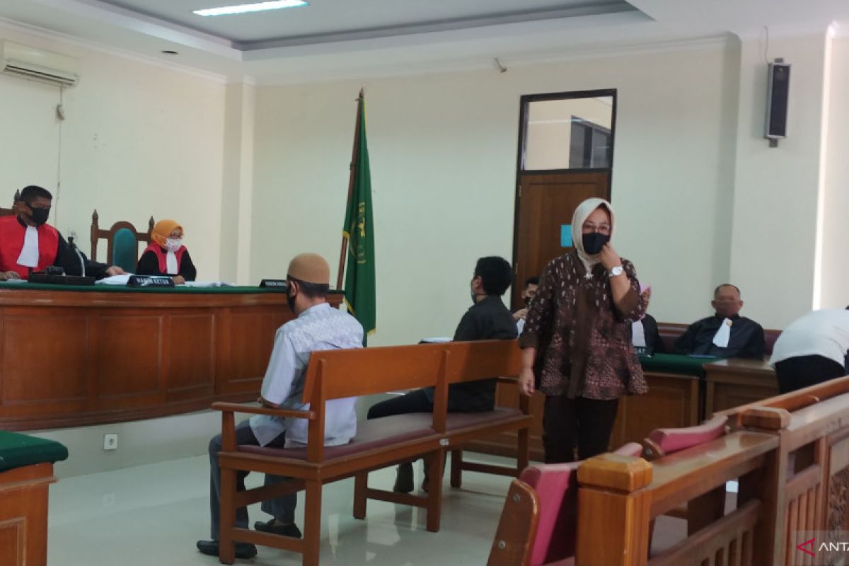 Mantan direktur RSUD Padang divonis enam tahun penjara karena bersalah di kasus korupsi