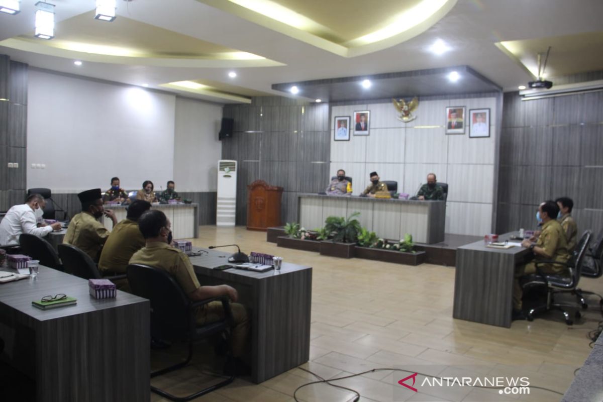 Antisipasi virus corona, Wakil Bupati HST lakukan Rakor dengan Forkopimda