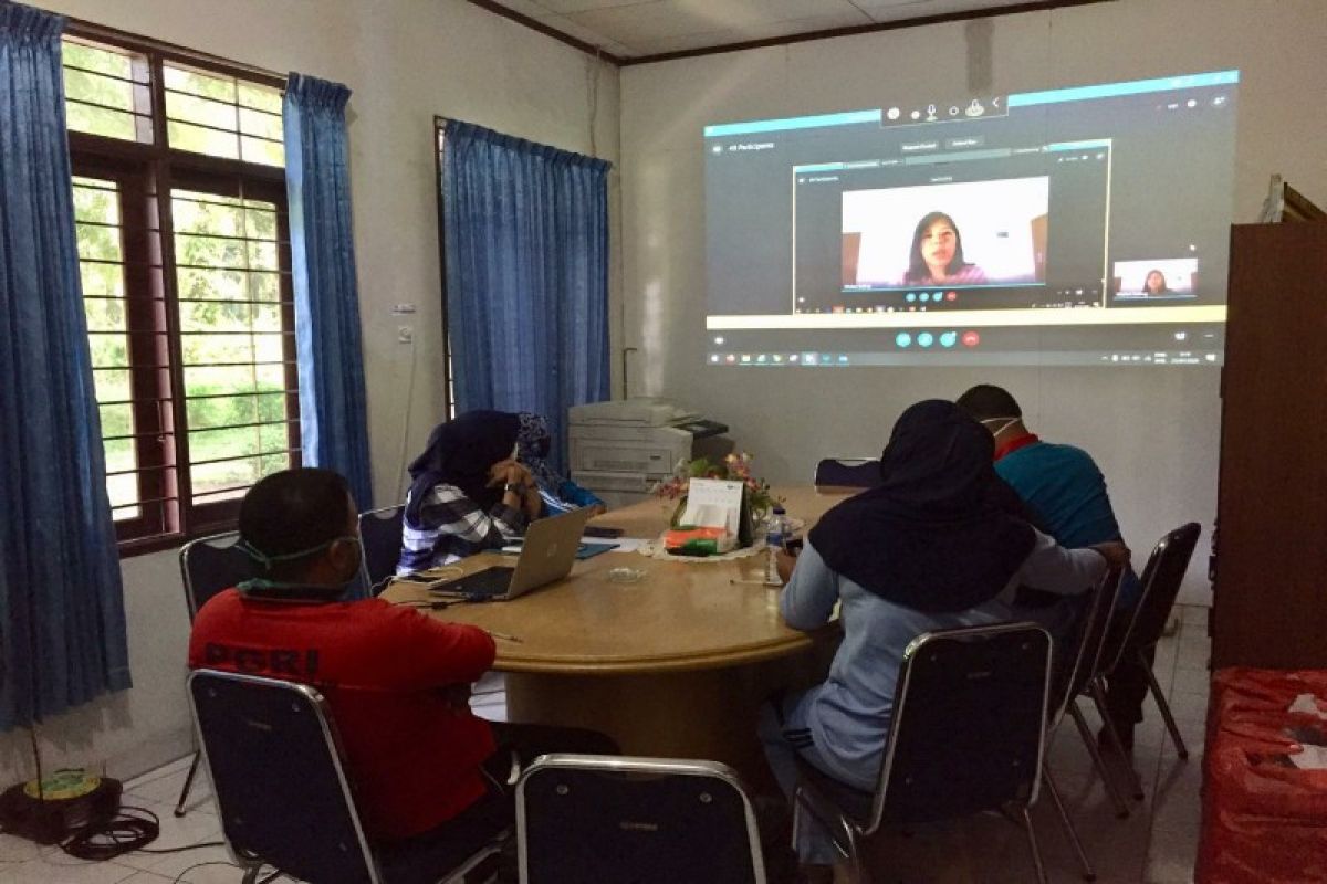 Sinar Mas latih guru di Sumatera teknik edukasi karhutla