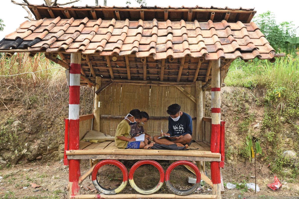 Bamsoet: Kemendikbud perlu buat sistem belajar mengajar