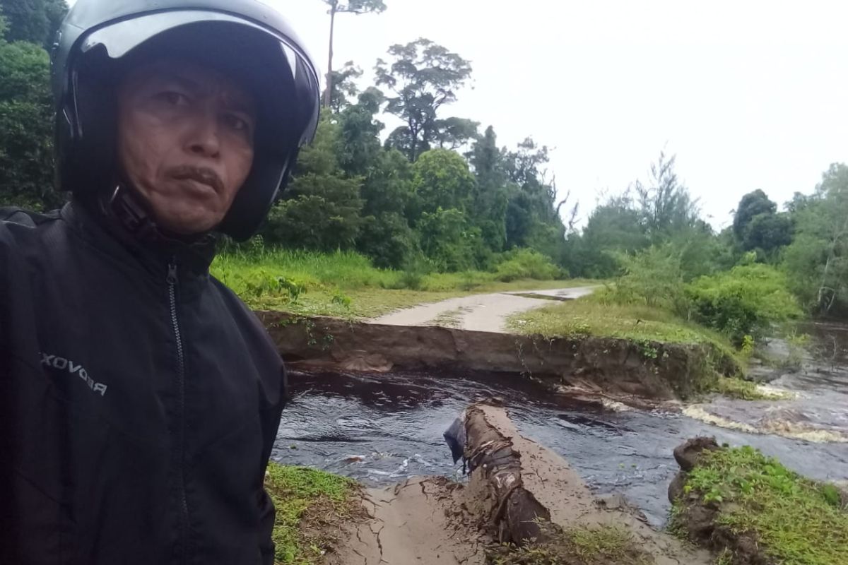 Aceh Singkil's four sub-districts hit by floods, landslides