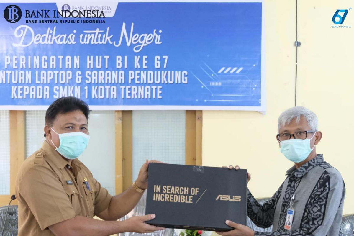 Bank Indonesia salurkan laptop ke SMK Negeri 1 Ternate