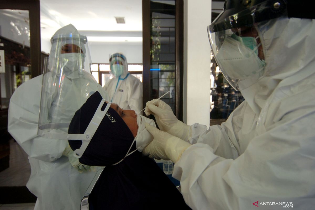 Pekanbaru government conducts mass swab testing for COVID-19 diagnosis