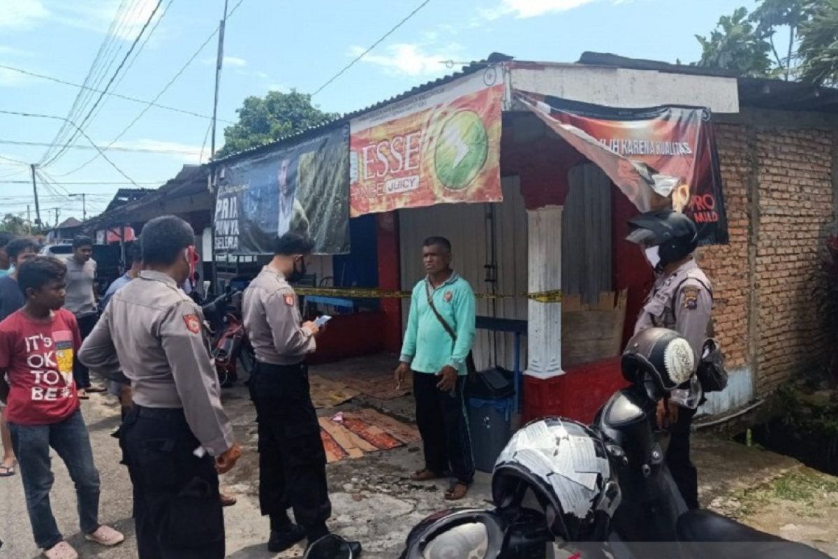 Gara-gara tanaman jagung R tusuk tetangga, setelah tenangkan diri lalu menyerah pada polisi