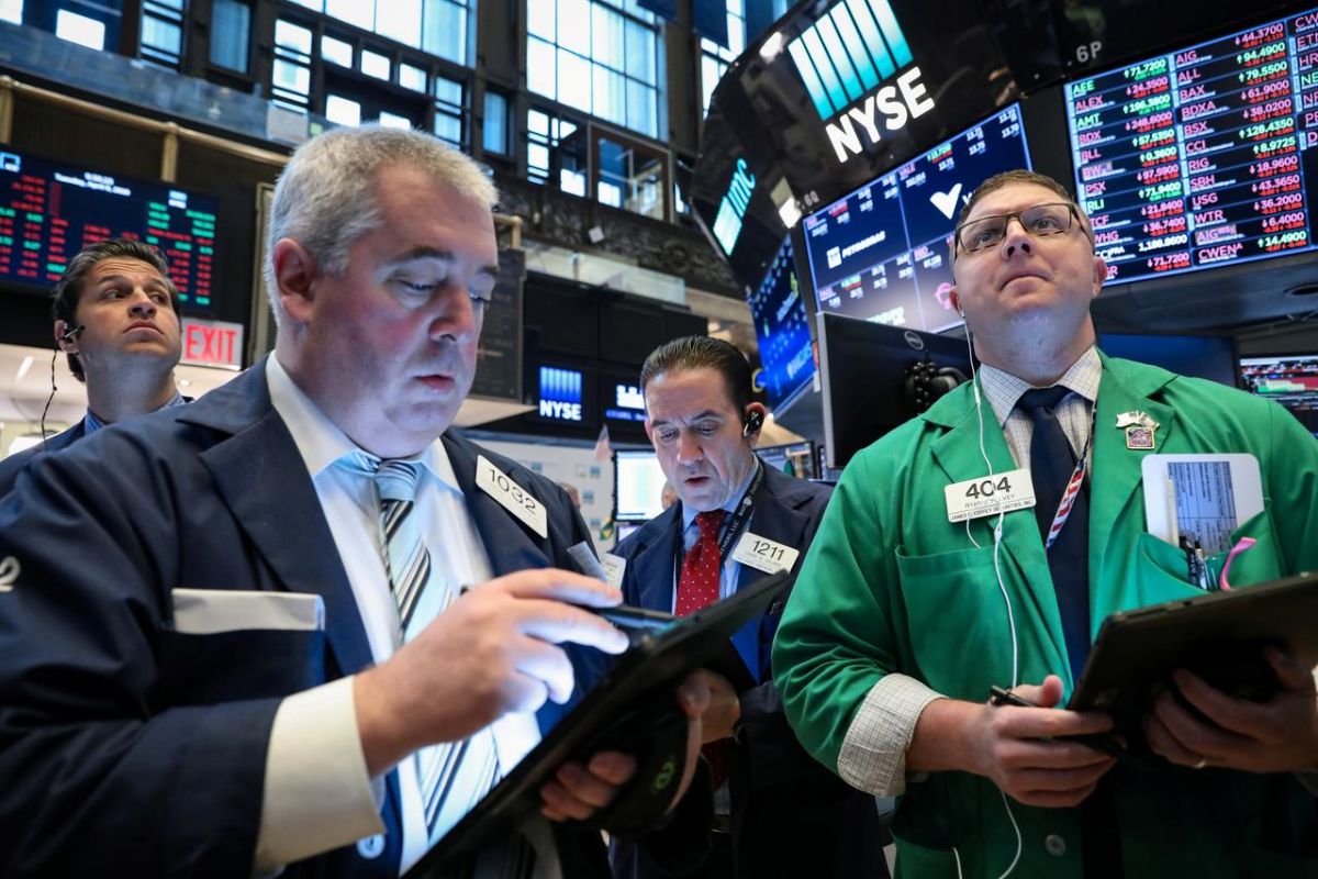 Wall Street dibuka naik tipis jelang pengumuman bank sentral AS