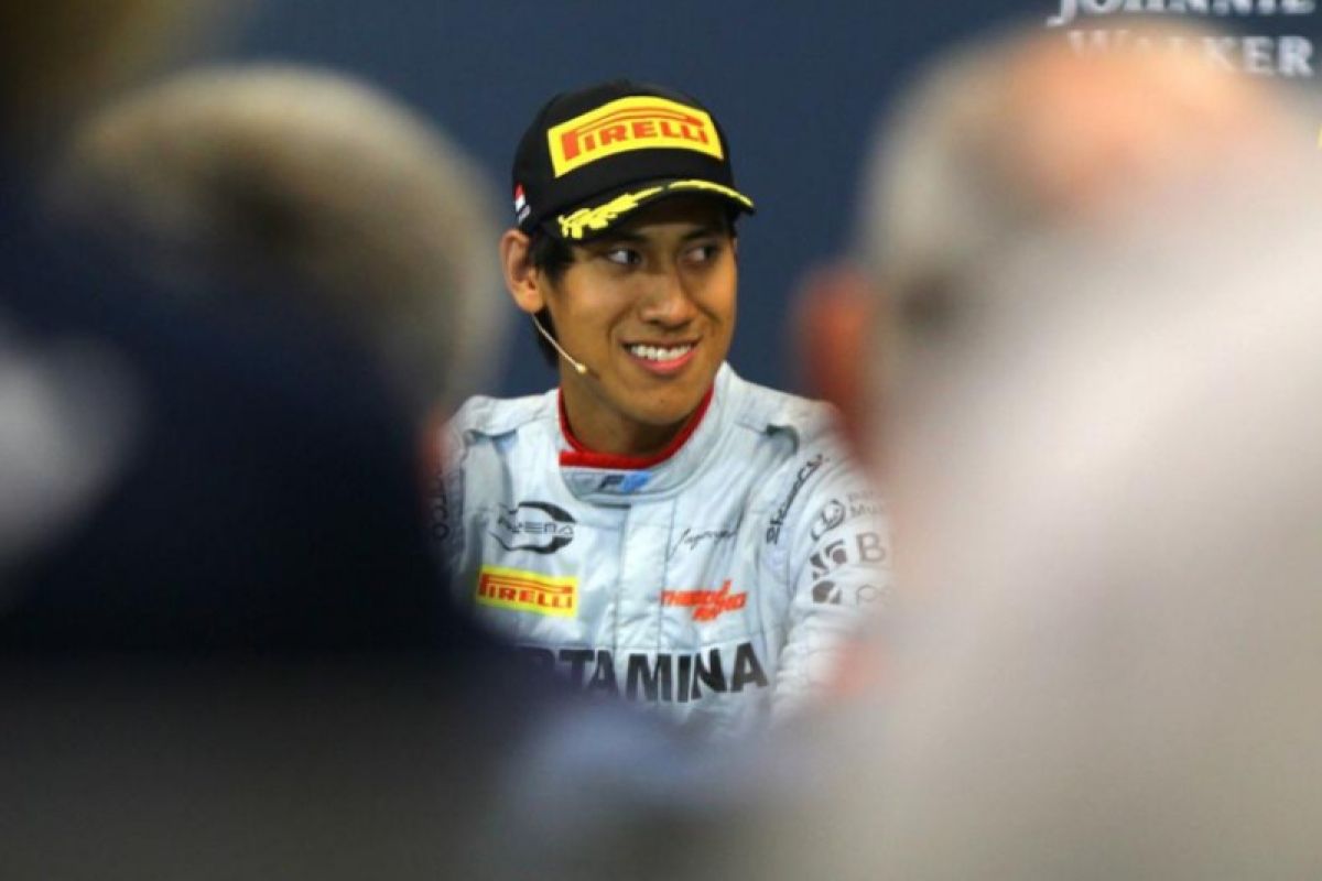 Pembalap Sean Gelael terpuruk saat rekan satu timnya juara di Silverstone