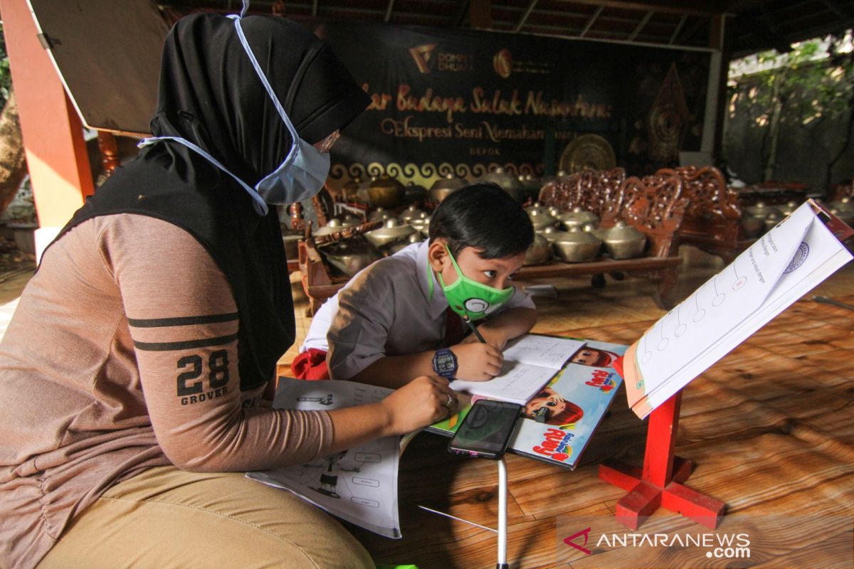 Pemkot Depok wajibkan sekolah lakukan pembelajaran jarak jauh pada tahun ajaran 2021/2022