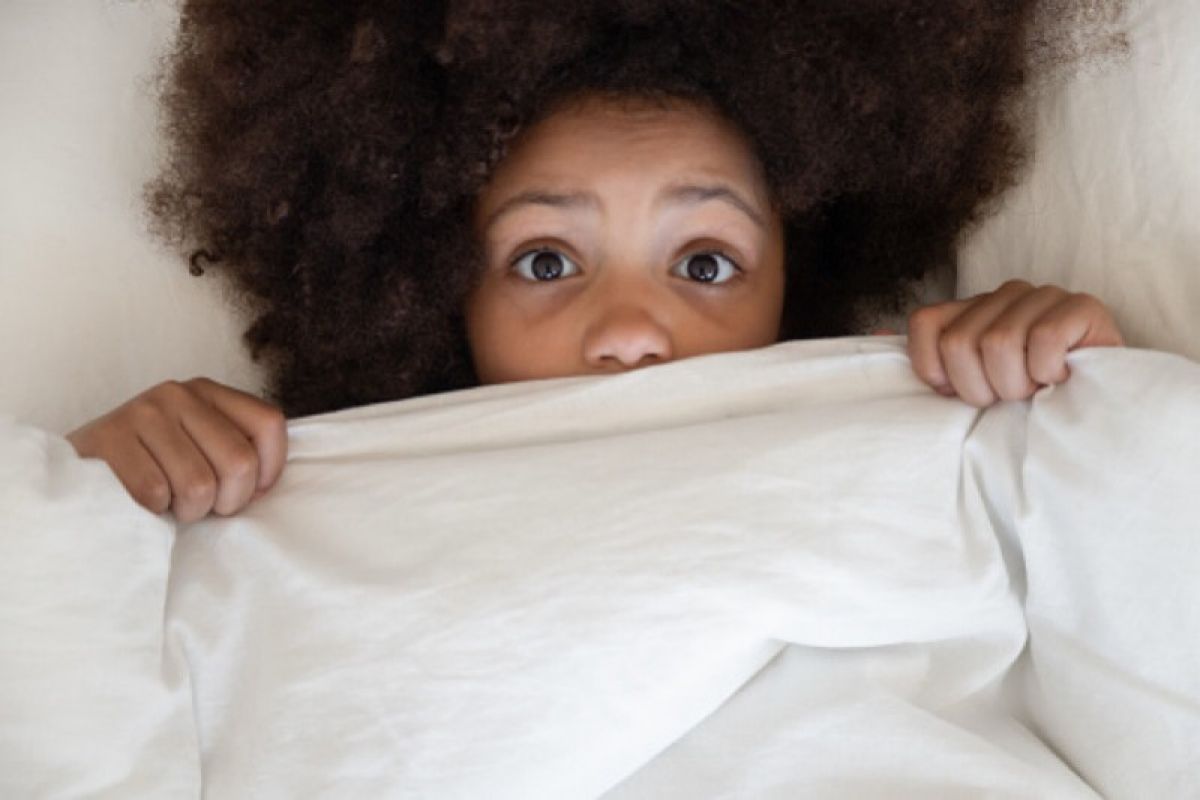 Kenali perbedaan mimpi buruk dan teror tidur anak