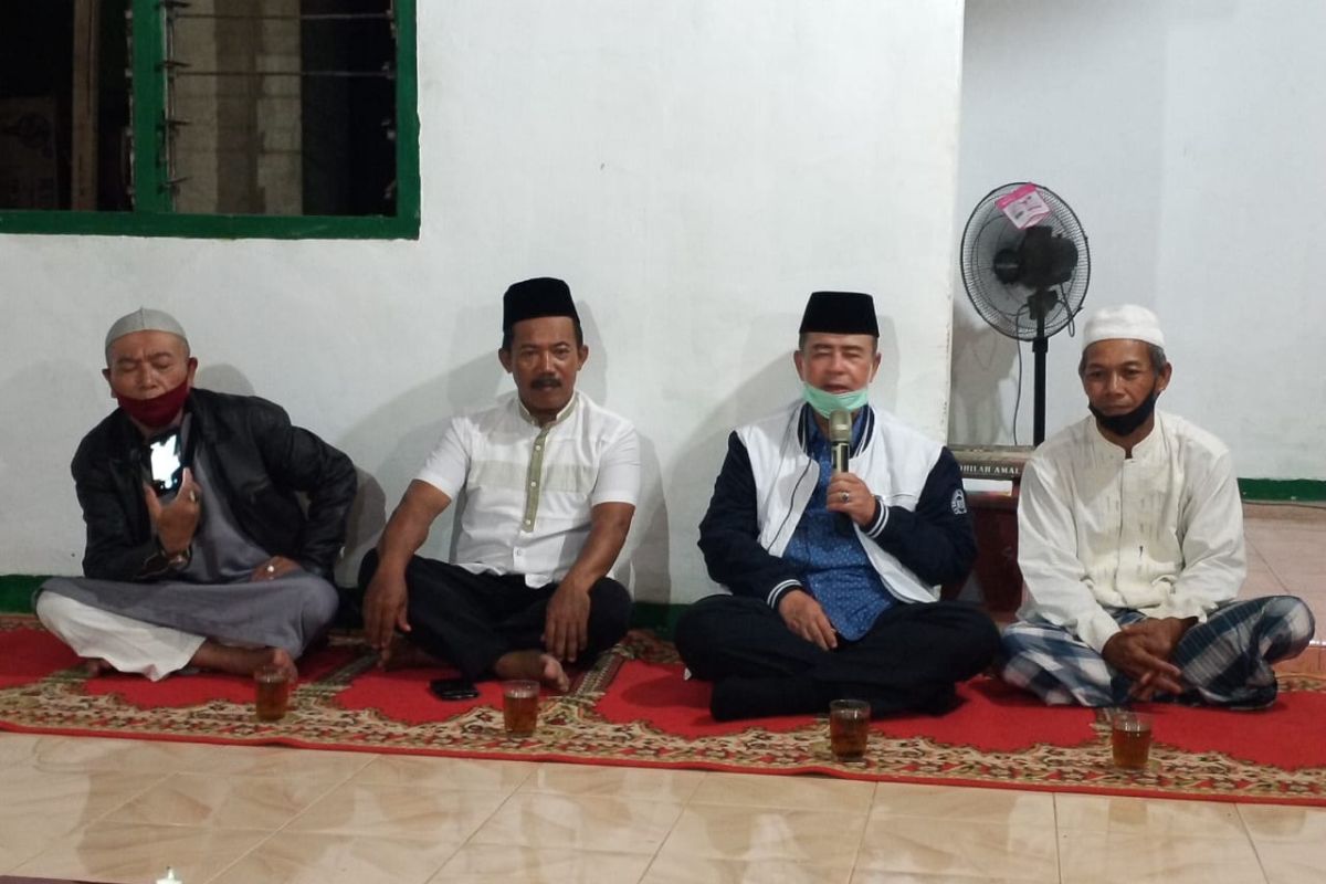 Nasrul Abit takbiran dan qurban bersama warga Piruko Sitiung