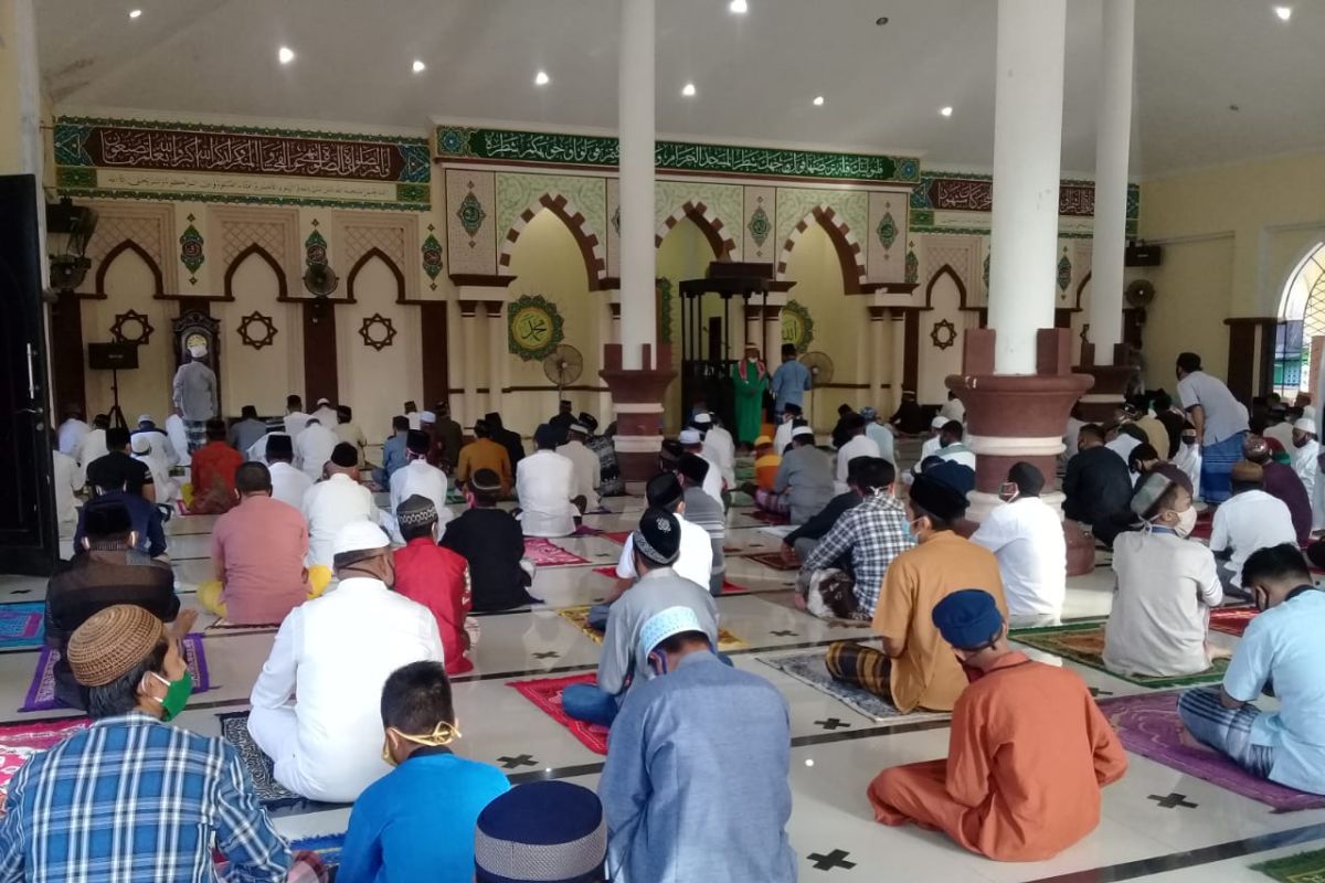 Bupati Gorontalo Utara bersyukur protokol kesehatan ditaati saat Shalat Idul Adha