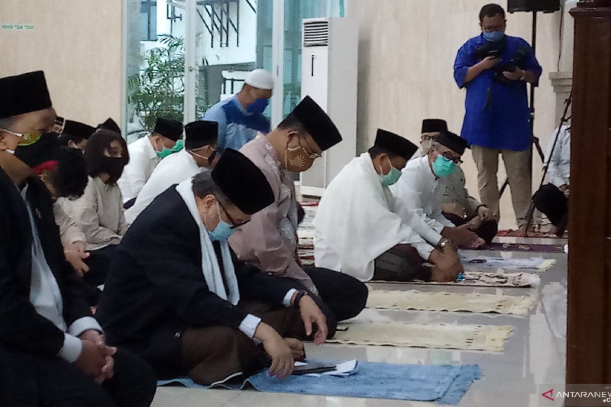 Anies ikuti Shalat Idul Adha di Masjid Fatahillah Balai Kota