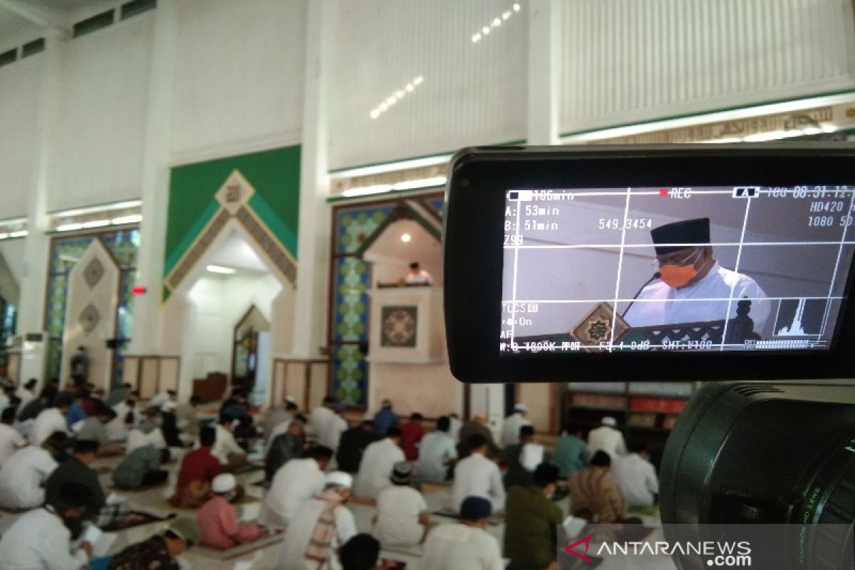 Gubernur Sultra meminta jamaah Shalat Idul Adha selalu waspada COVID-19