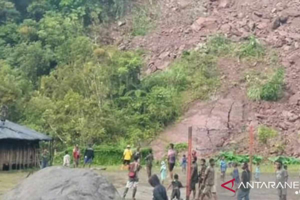 Warga lembah Aroanop Tembagapura mengungsi ke gunung hindari longsor susulan