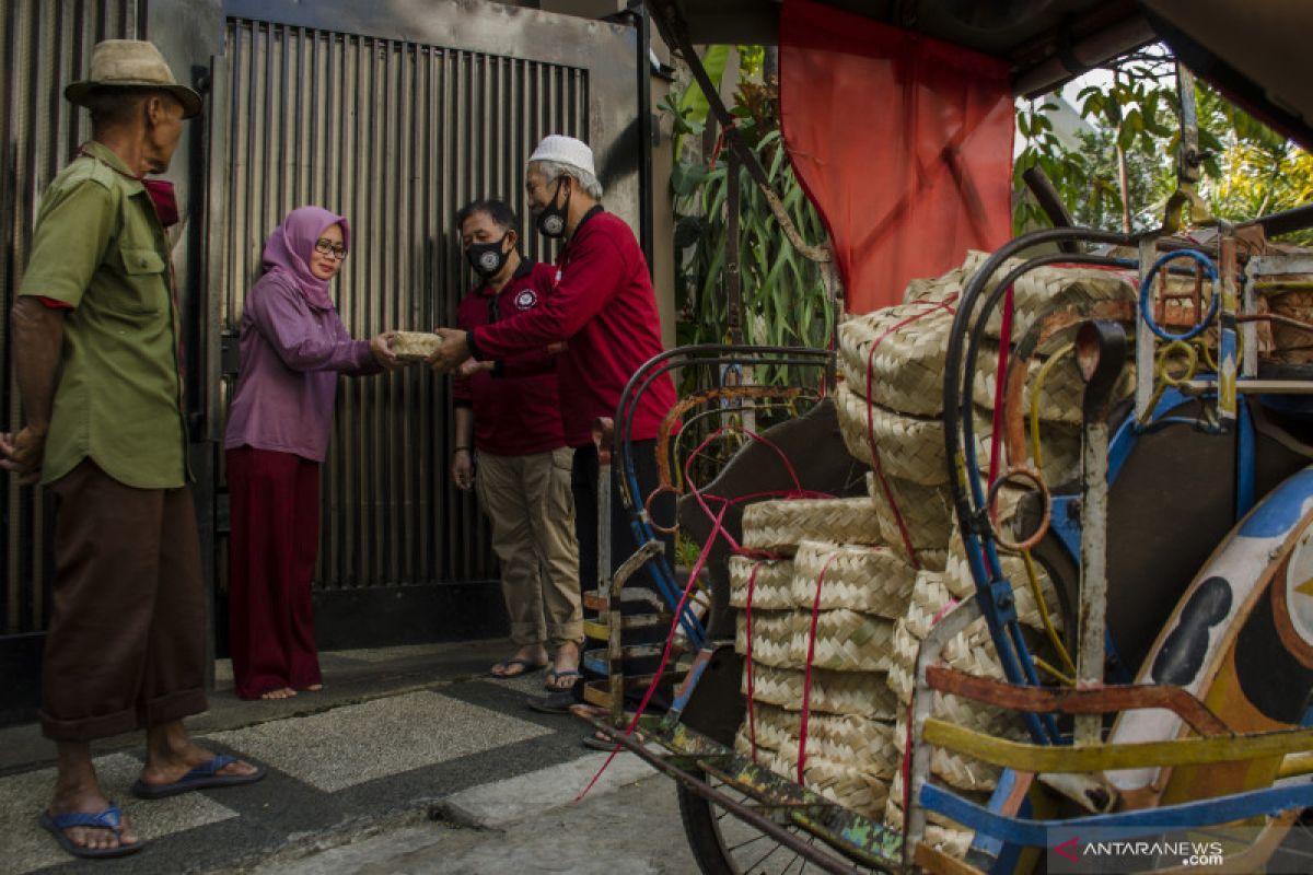 Panitia kurban diwajibkan antar daging ke tempat tinggal penerima