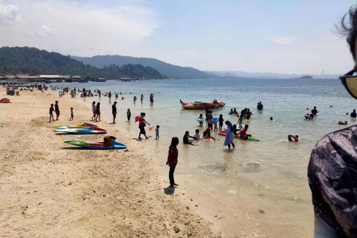 Objek wisata pantai di Lampung mulai ramai pengunjung