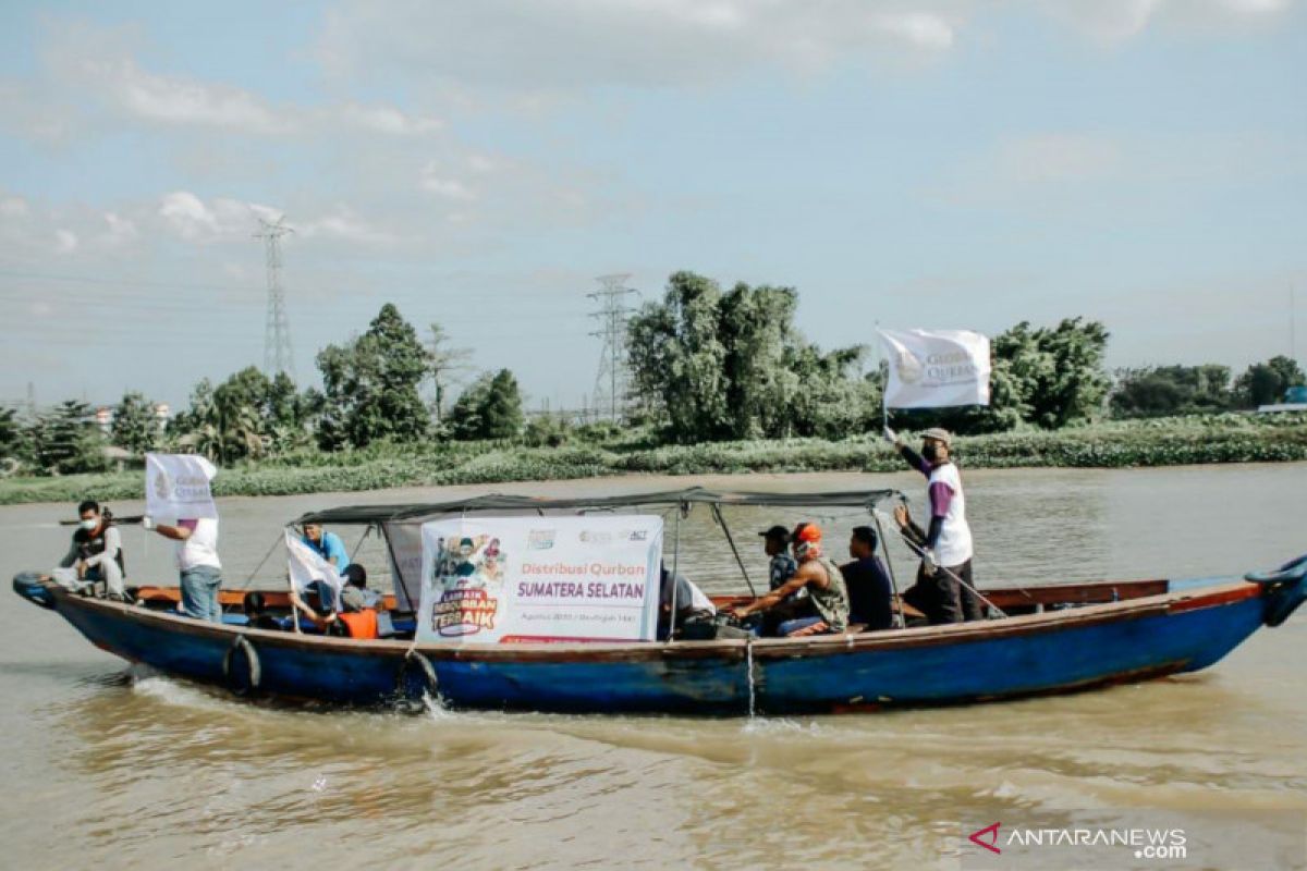 ACT Sumsel distribusikan daging kurban ke Pulau Borang Banyuasin