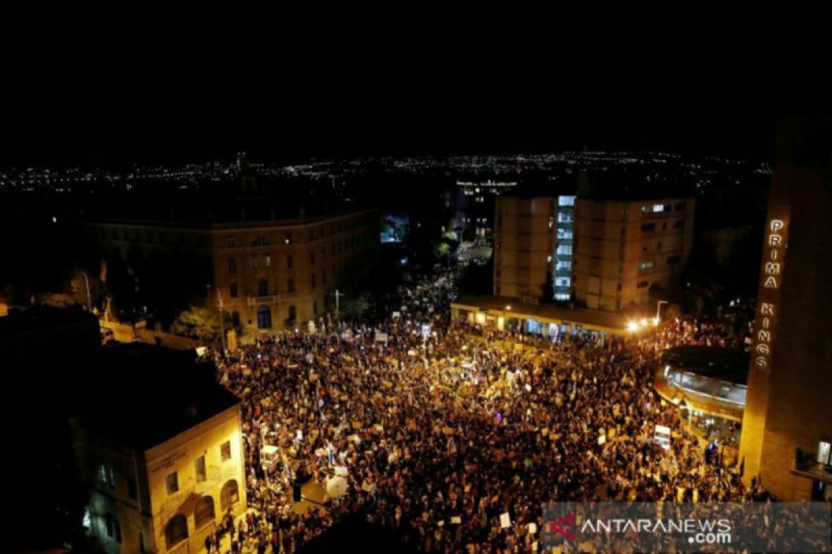 Demo ribuan warga Israel desak PM Netanyahu mundur