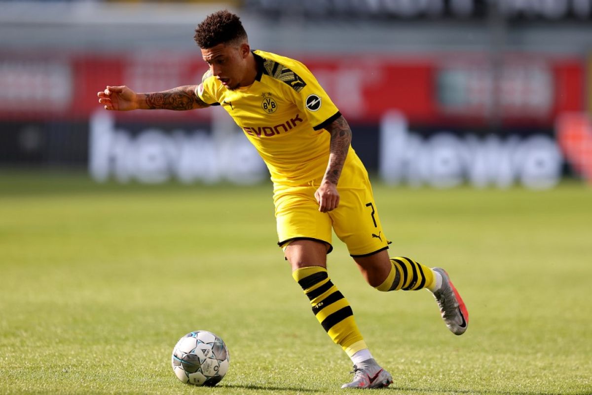 Borussia Dortmund mempertahankan Jadon Sancho