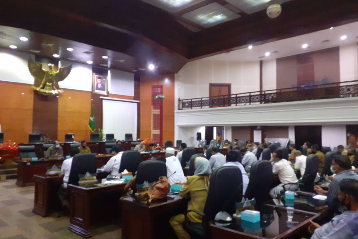 Pengurus cabang olahraga tuntut janji Komisi V DPRD Sumbar cabut SK Gubernur terkait Porprov