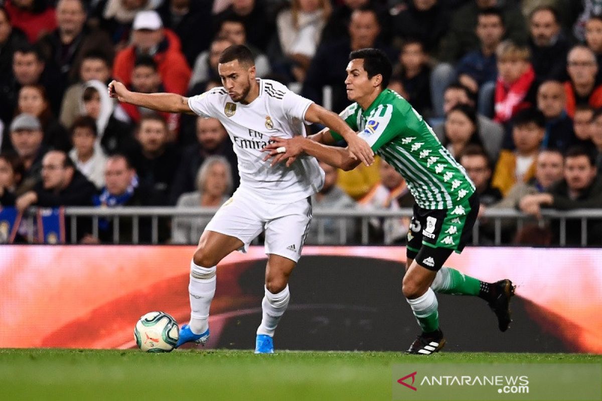 Liverpool pertimbangkan bek Betis sebagai pengganti Dejan Lovren