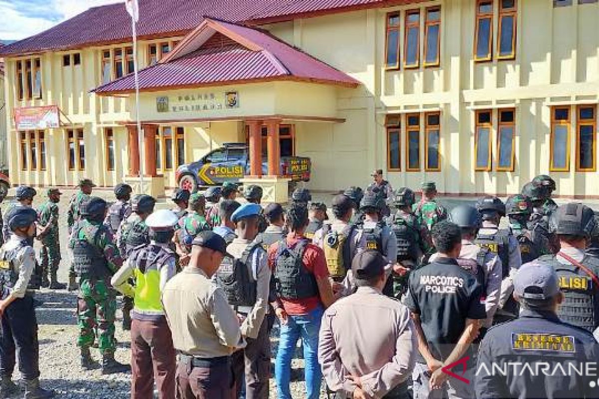 Personel TNI-Polri antisipasi pengumuman hasil seleksi CASN Tolikara