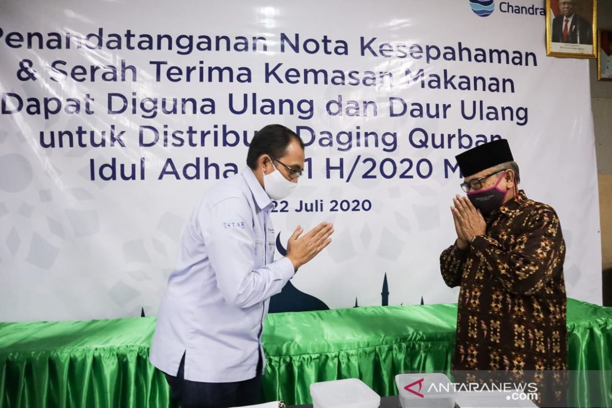 Chandra Asri donasikan wadah plastik ke MUI Banten sebagai kemasan daging kurban