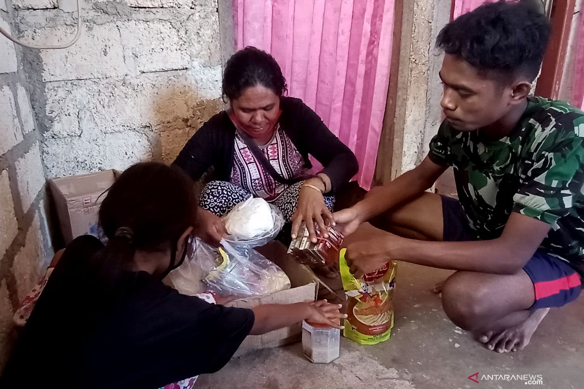 Kisah keluarga tak mampu sekolahkan anak via daring dari rumah