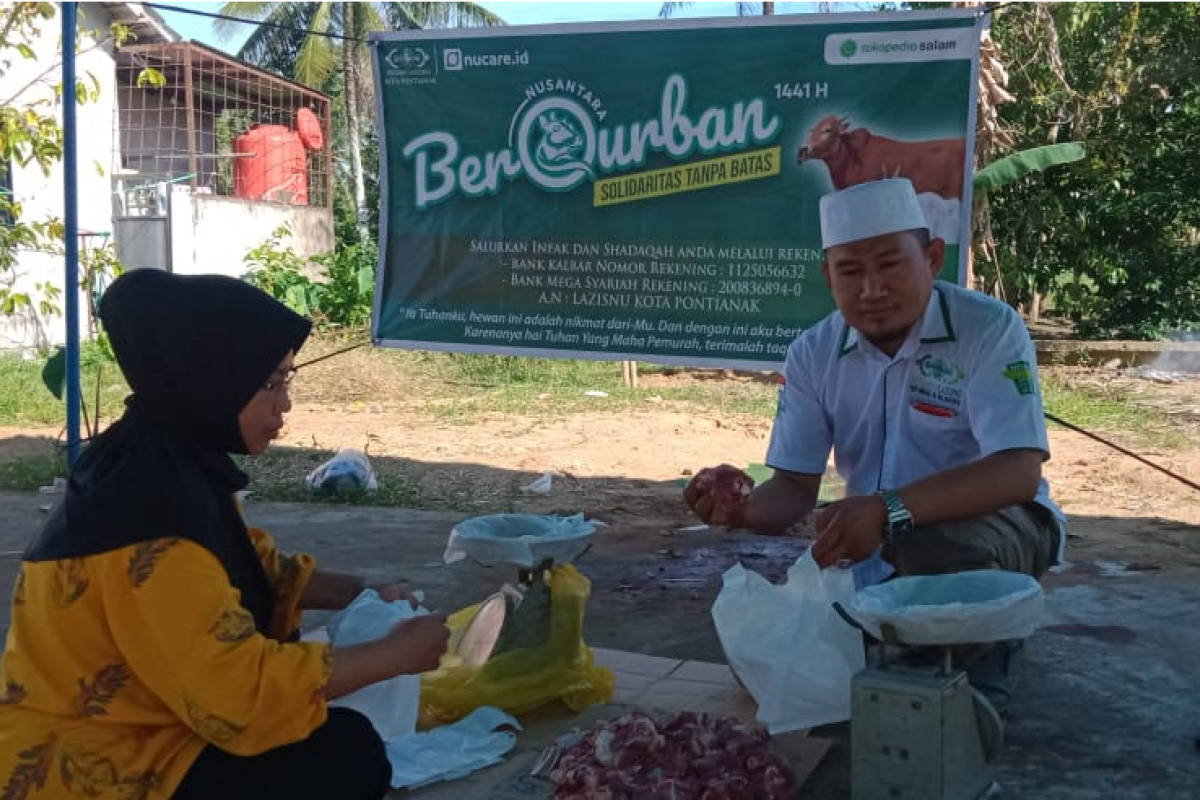 Lazisnu Kota Pontianak distribusikan 5 ekor kambing kurban