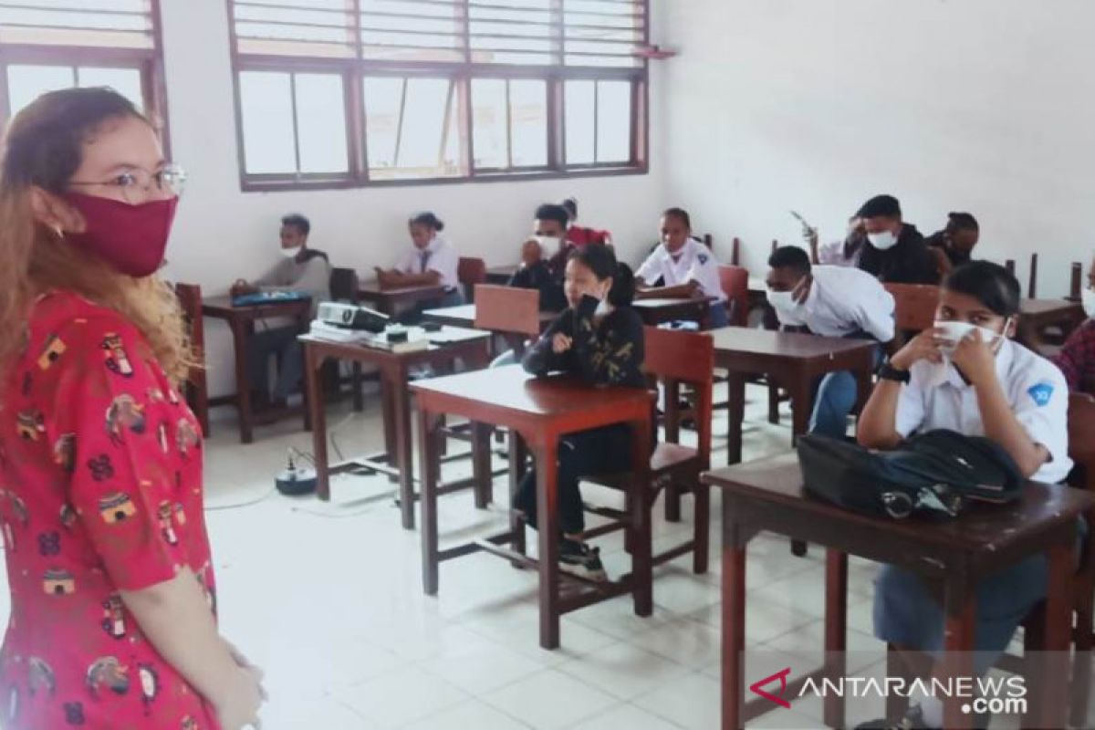 Uncen Jayapura kenalkan program studi HI kepada pelajar SMKS Paulus