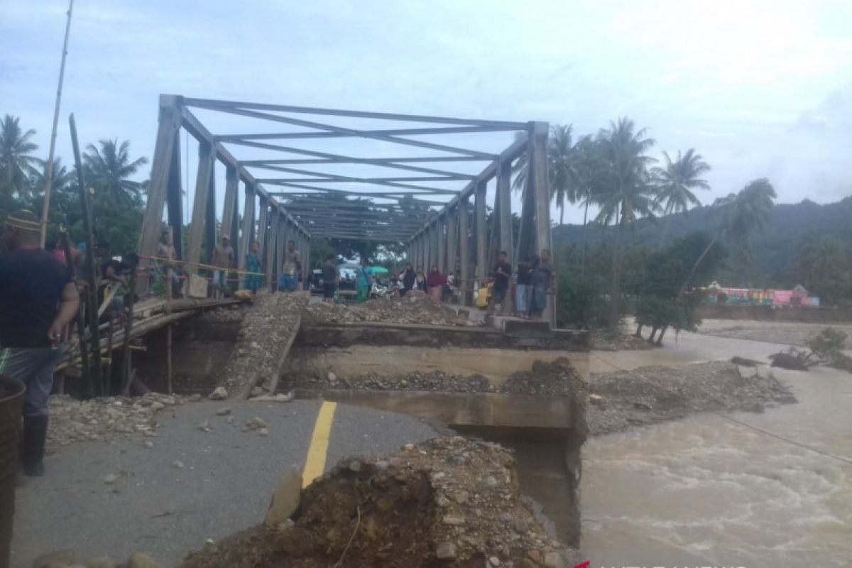 8.233 warga jadi korban banjir dan longsor di Bone Bolango