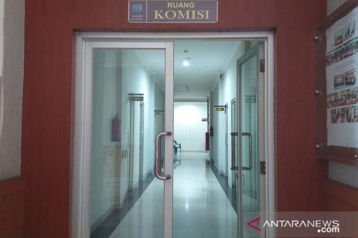 Tiga anggota positif COVID-19, Kantor DPRD Belitung tutup seminggu