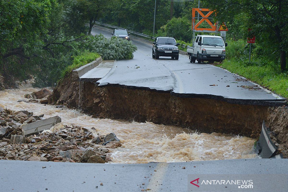 21 orang tewas akibat banjir dan longsor di Korea Selatan