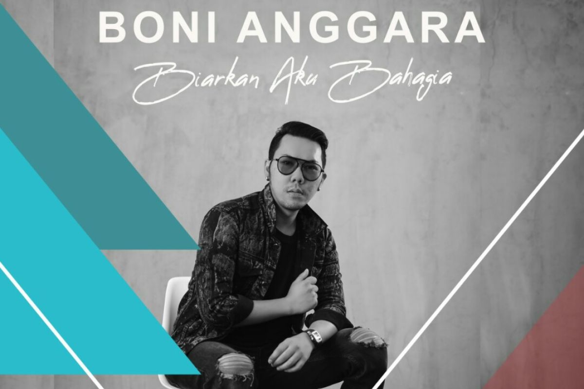 Boni Anggara mengajak pendengar "move on" di lagu "Biarkan Aku Bahagia"