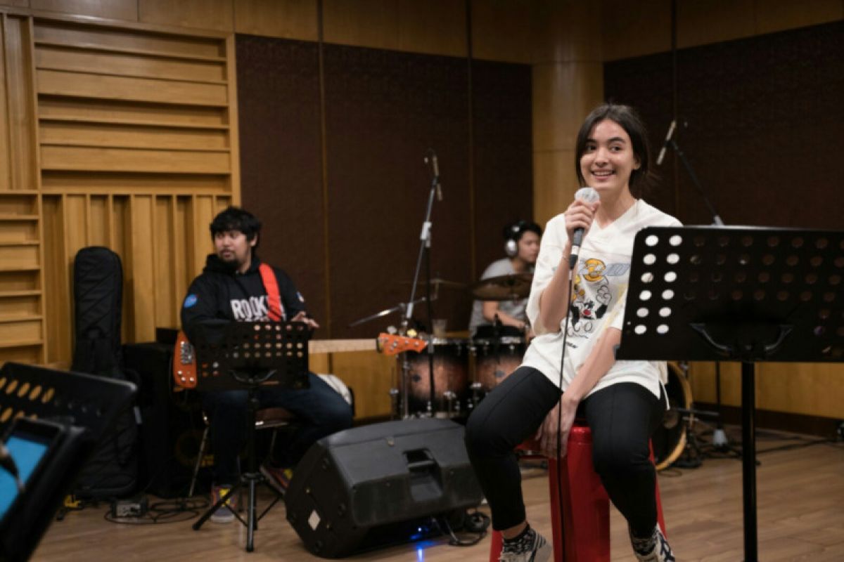 Mawar de Jongh latihan intensif jelang konser virtual