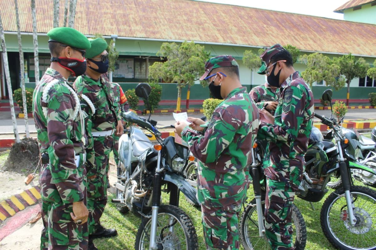 Kendaraan dinas para Babinsa Kodim 1203/Ktp diperiksa usai TMMD 108