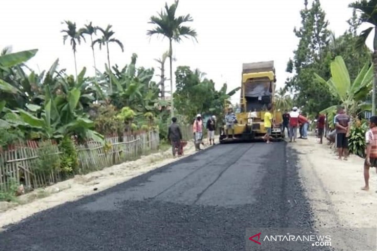 Pemkab Gorontalo mulai bangun jalan desa di Tolangohula