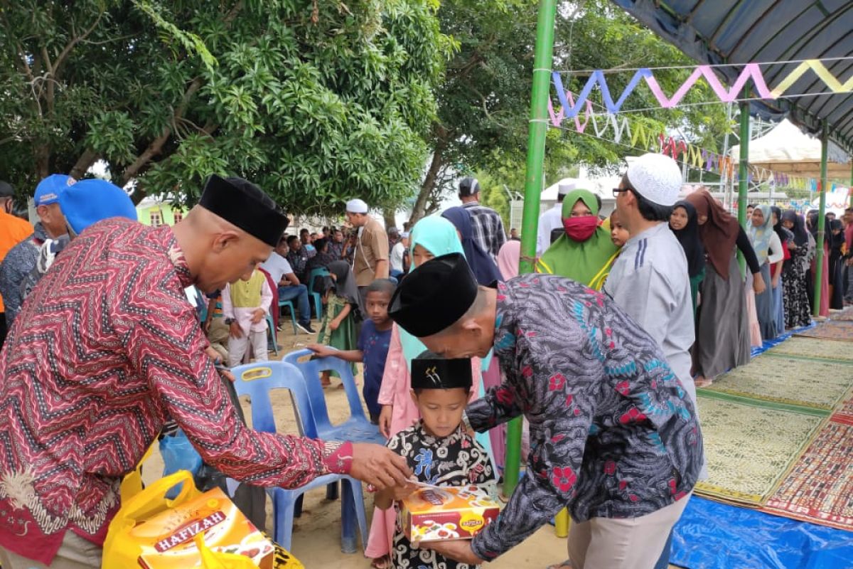 Seribuan anak yatim di Aceh Timur disantuni saat kenduri Laot