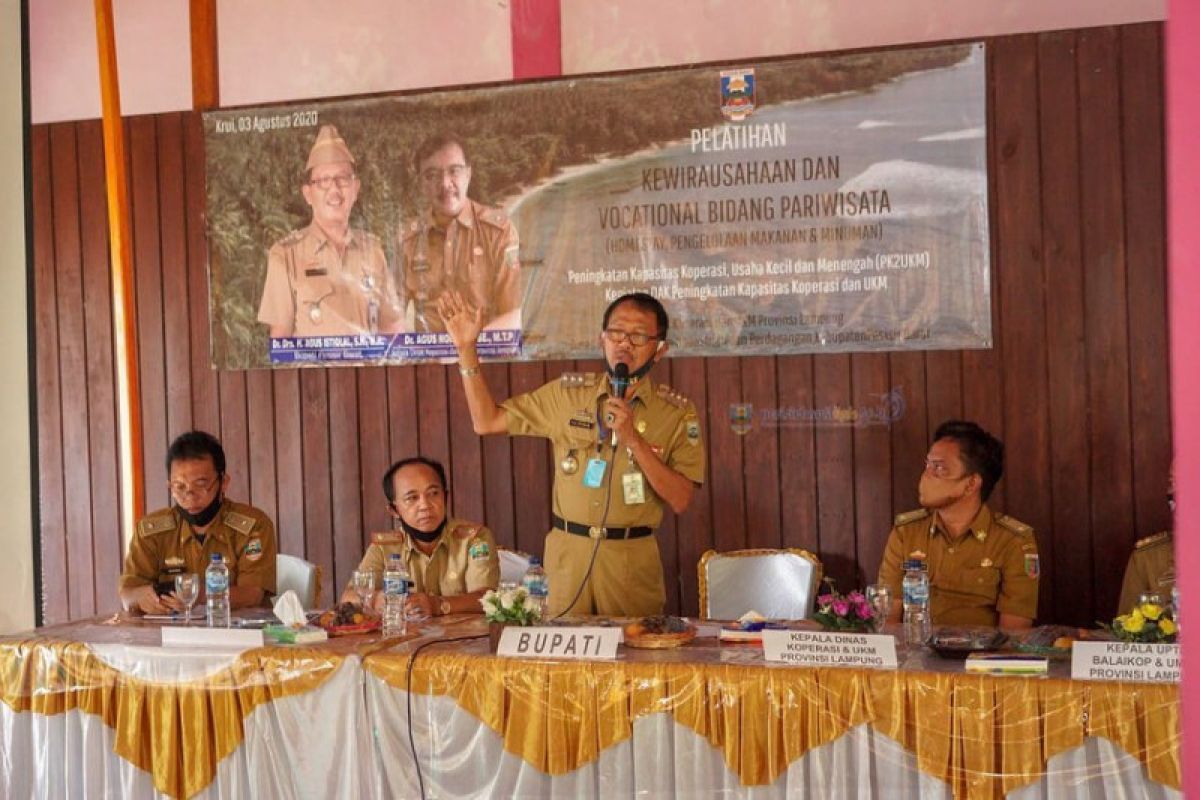 Bupati Pesisir Barat imbau BPBD siaga memasuki musim hujan